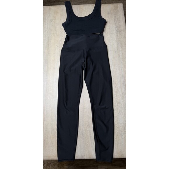 ALO Yoga Pants - Alo Yoga SET Airlift 7/8 Length Leggings AND Wellness Ribbed Bra in Black XS